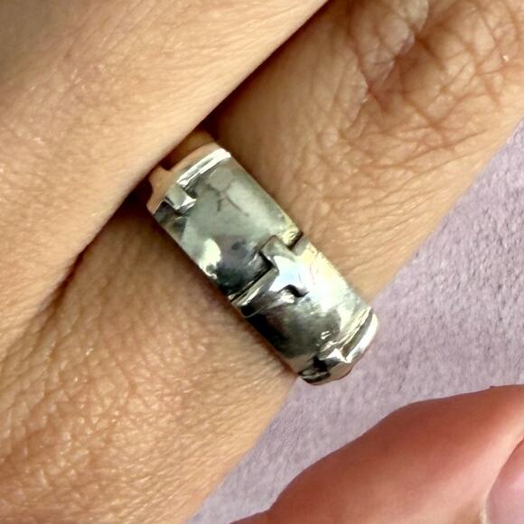 Sterling Jewelry - sterling silver crosses band ring size 9.5